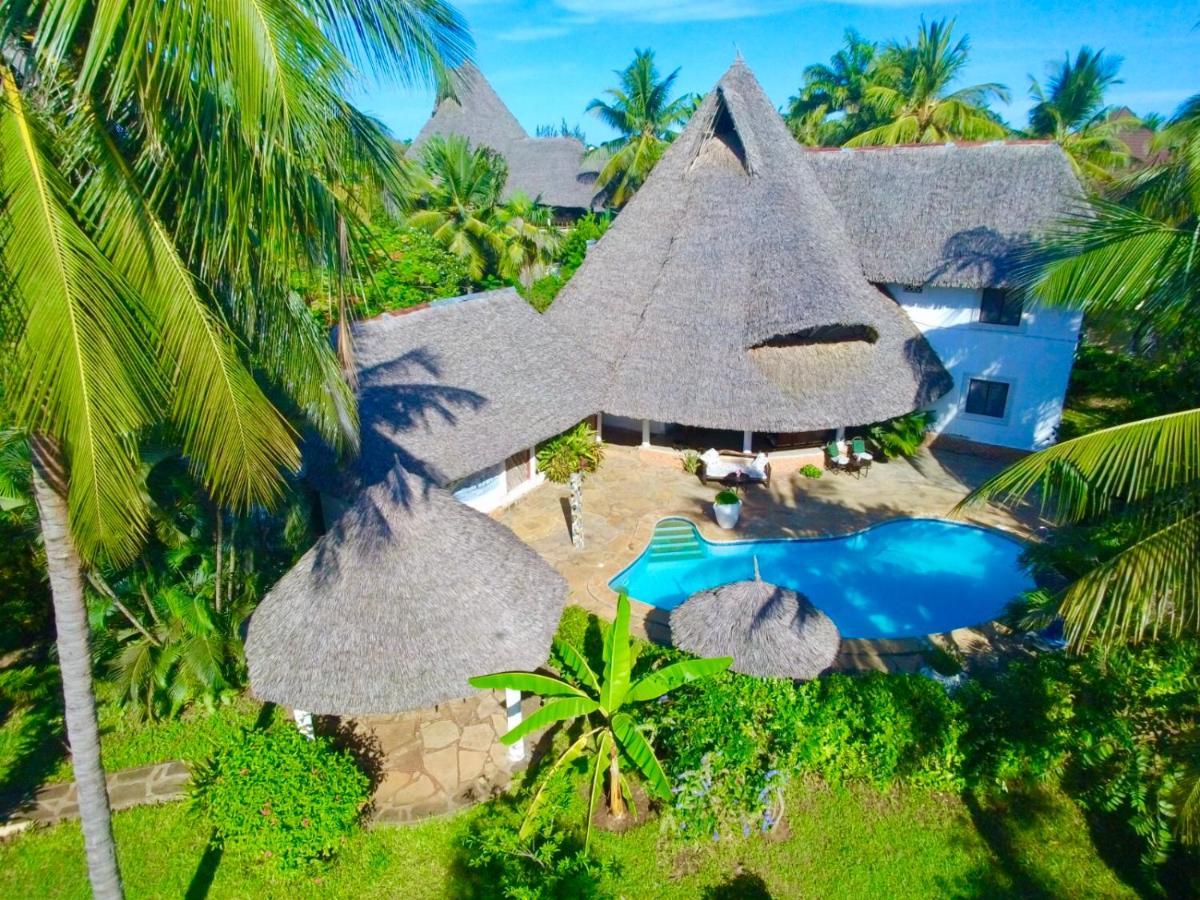 Villa Madinina Diani Beach Exteriör bild